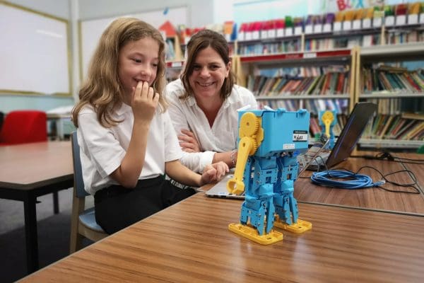 Marty the Robot in primary school Marty the Robot teaching student in primary school